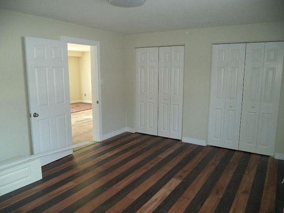 2nd image of 33 Julia Dr
