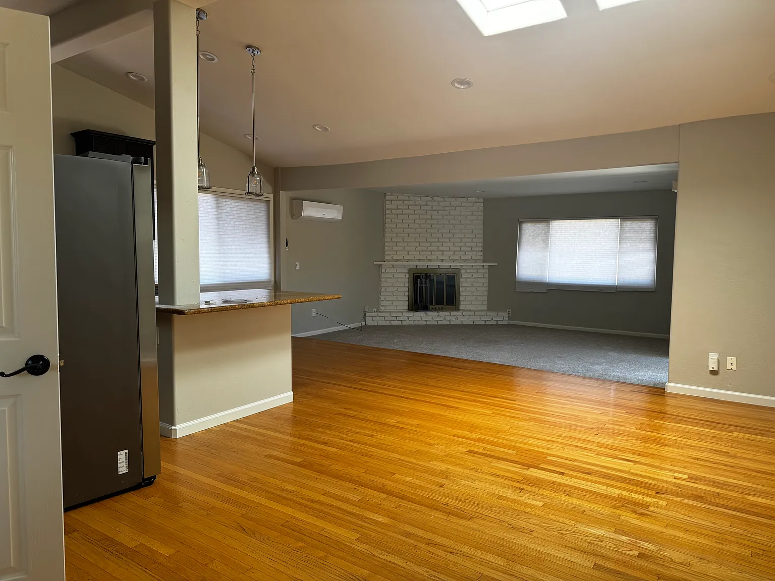 4 bed, 1600 sqft, $4,800 — Photo 2