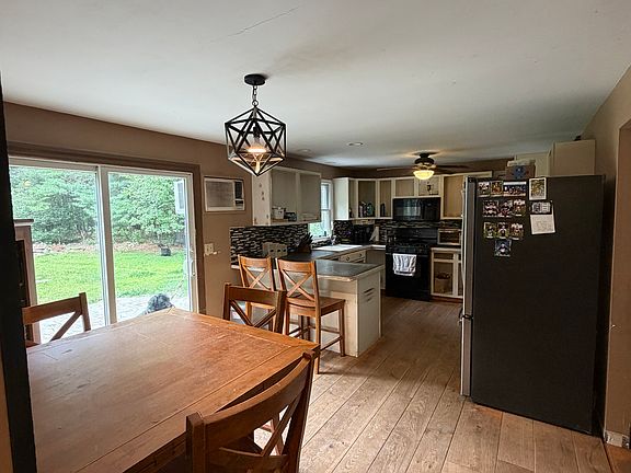 4th image of 34 Mason Hill Road