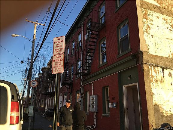 4th image of 191 Renwick St