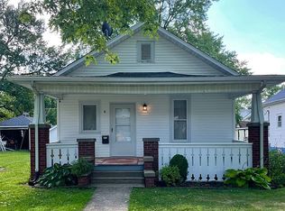 8 N Pine St, Villa Grove, IL 61956