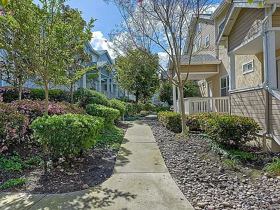 10050 Scripps Vista Way #29 — Photo 4
