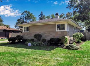 729 Meadowbrook Dr, North Tonawanda, NY 14120