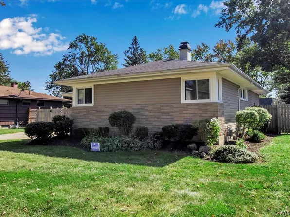 729 Meadowbrook Dr, North Tonawanda, NY 14120
