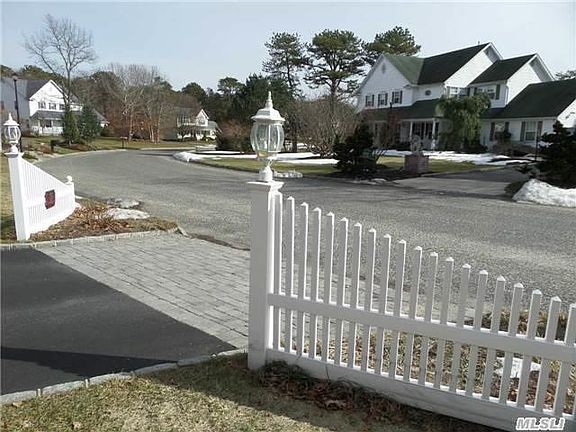 5th image of 5 Torrington Ln