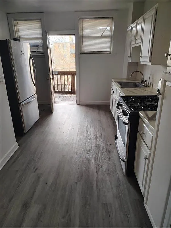 2537 W 63 Realty LLC — Photo 4