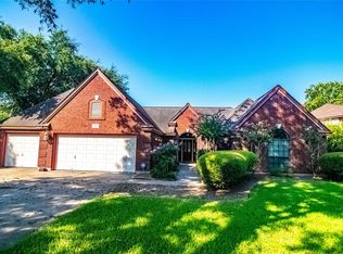 301 Juniper St, Lake Jackson, TX 77566
