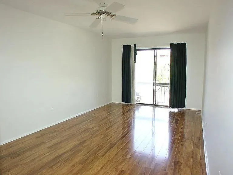 25 Bloomingdale Dr #3C — Photo 5