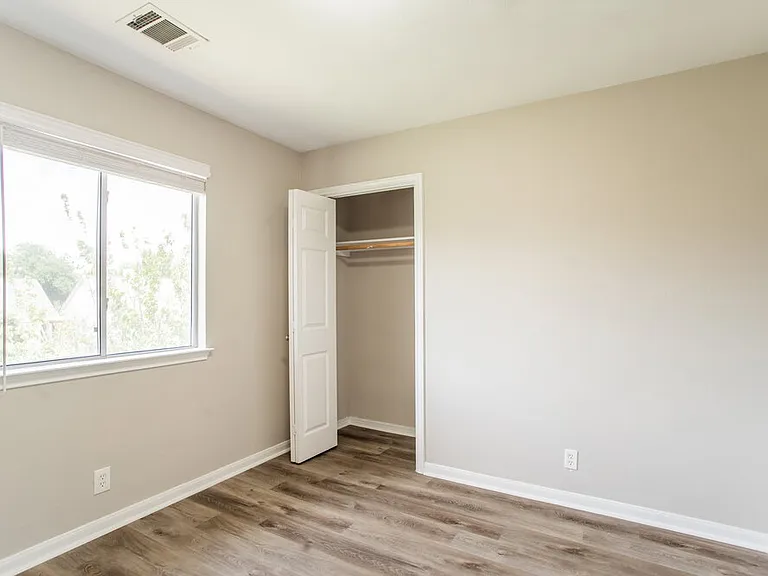 21013 Godolophin Ct — Photo 15
