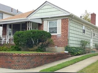 15739 20th Rd, Whitestone, NY 11357