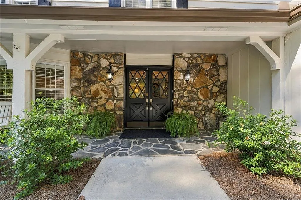 4 bed, 2.5 bath, 2834 sqft, $4,500 — Photo 4