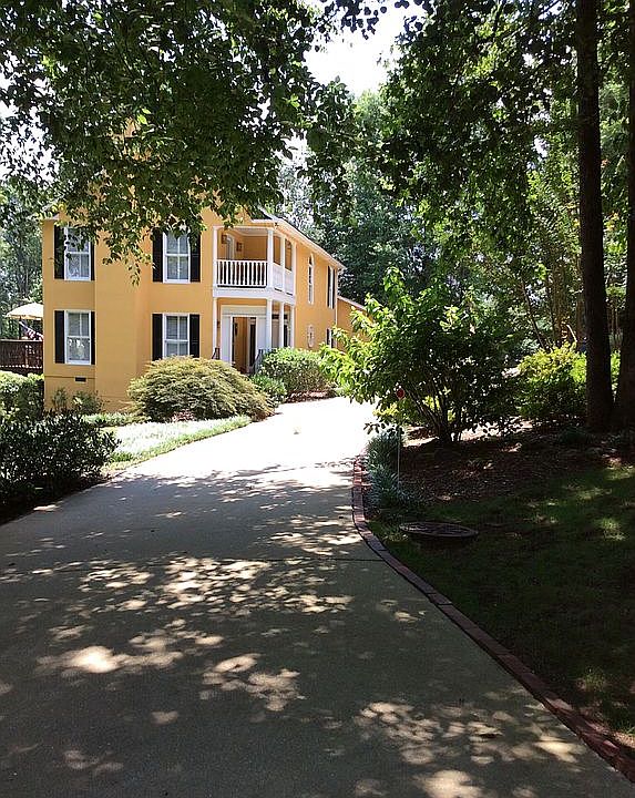 Charleston style entry