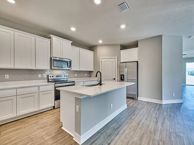 1810 Celebration Dr — Photo 23