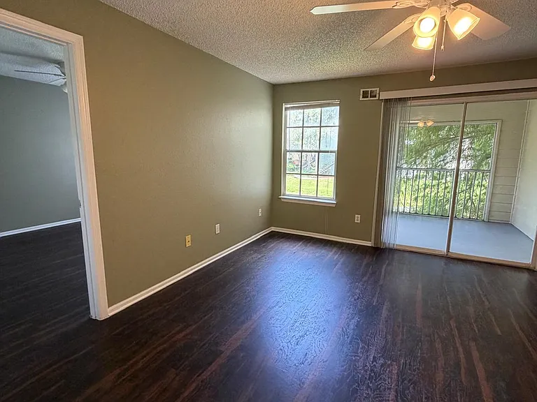 5124 Park Central Dr #527 — Photo 6
