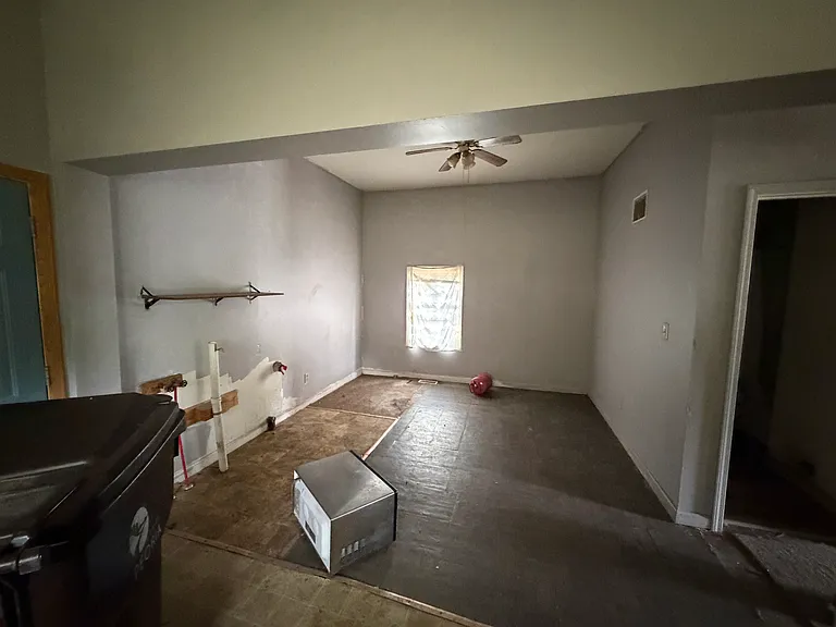 711 Vine St — Photo 34