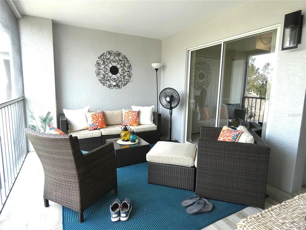 2 bed, 2.0 bath, 1414 sqft, $6,000 — Photo 2