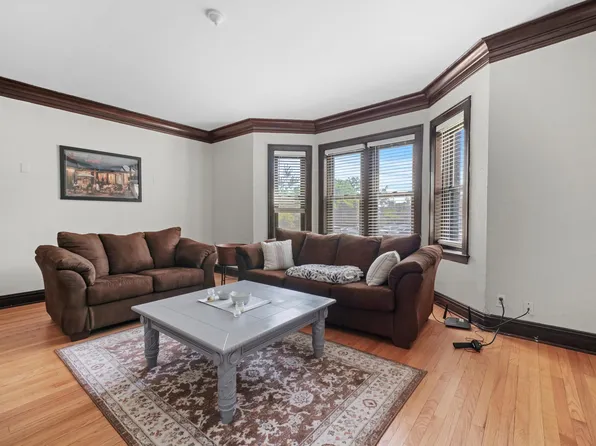 32 Lawton Rd APT 2, Riverside, IL 60546