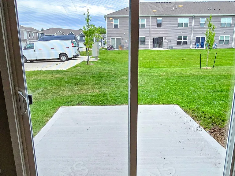 523 Kinley Dr — Photo 11