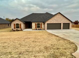2960 Bedford Falls Dr, Edmond, OK 73034