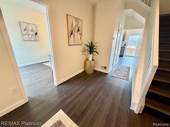 2nd image of 1923 Andover Blvd