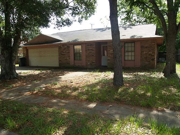 2nd image of 5117 Chateaux Dr