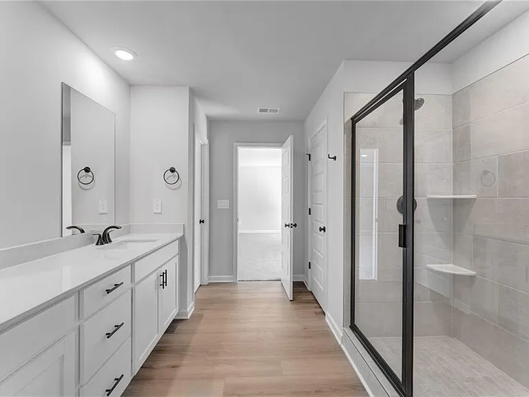 2929 Sweet Red Cir — Photo 48