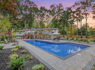 345 Summit St, Norwood, NJ 07648