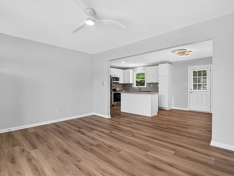 912 Kearney Dr — Photo 8