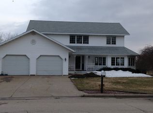 421 Orchard Ridge Rd, Dodgeville, WI 53533