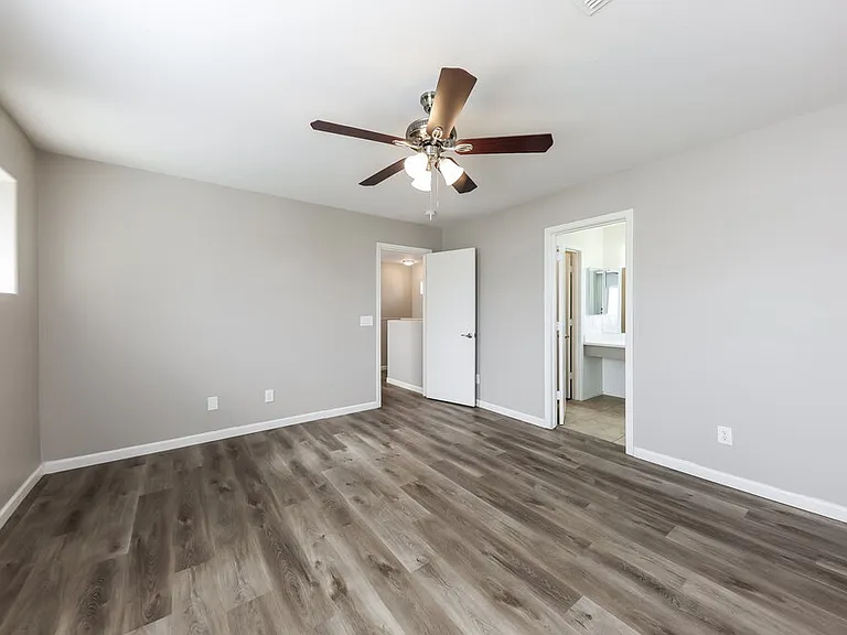 22052 N 30th Dr — Photo 11