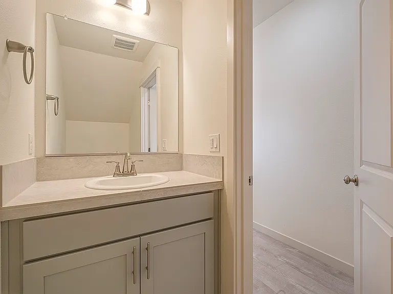 475 N 12th St — Photo 10