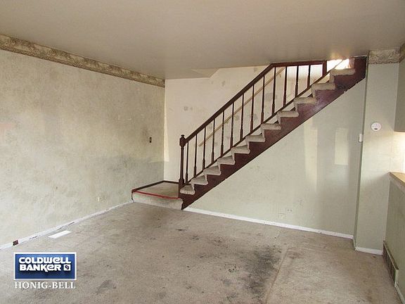2nd image of 29W572 Winchester Cir S Unit 2