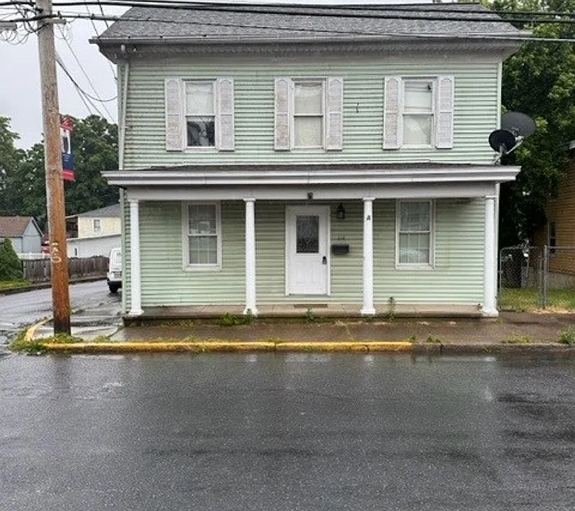 114 N High St