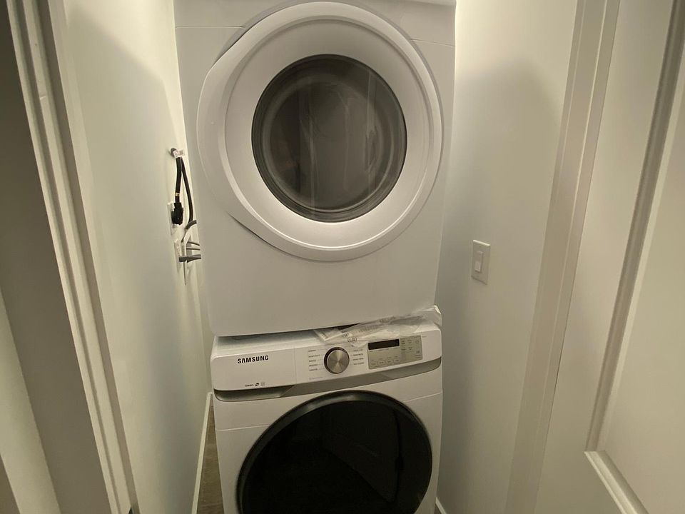 1st image of 1912 E York St #1