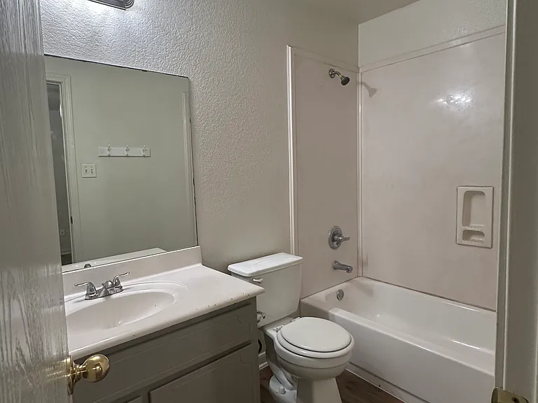 304 N Ann Blvd #B — Photo 8