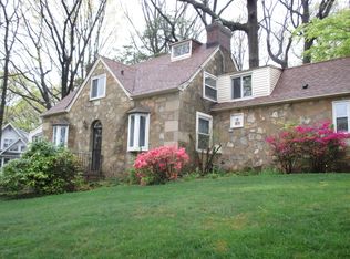 28 Starlight Rd, Staten Island, NY 10301