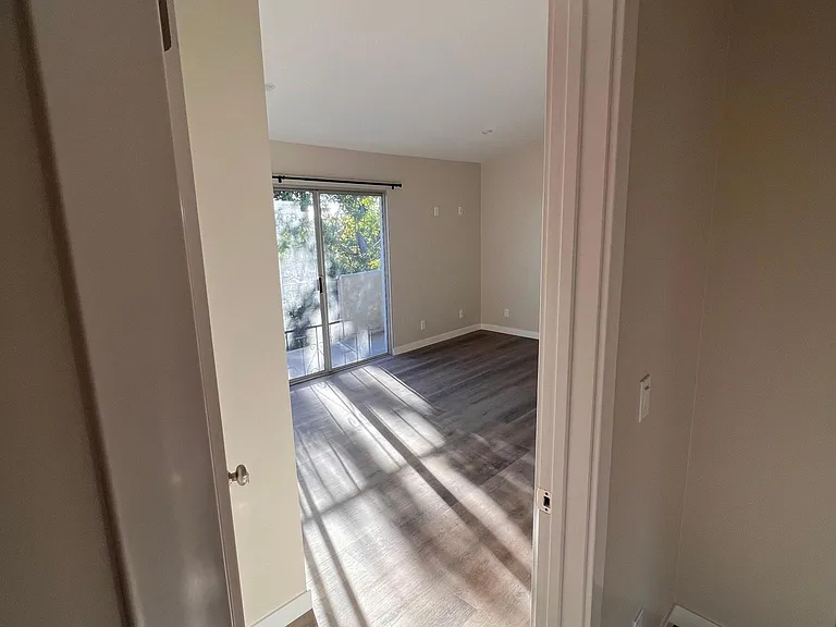 711 Colina Ln #A — Photo 14