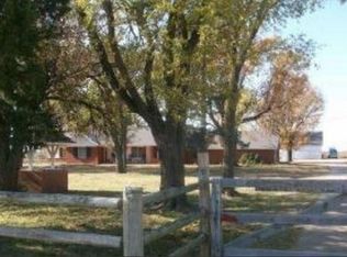 1801 N Pleasant View Rd, Newkirk, OK 74647