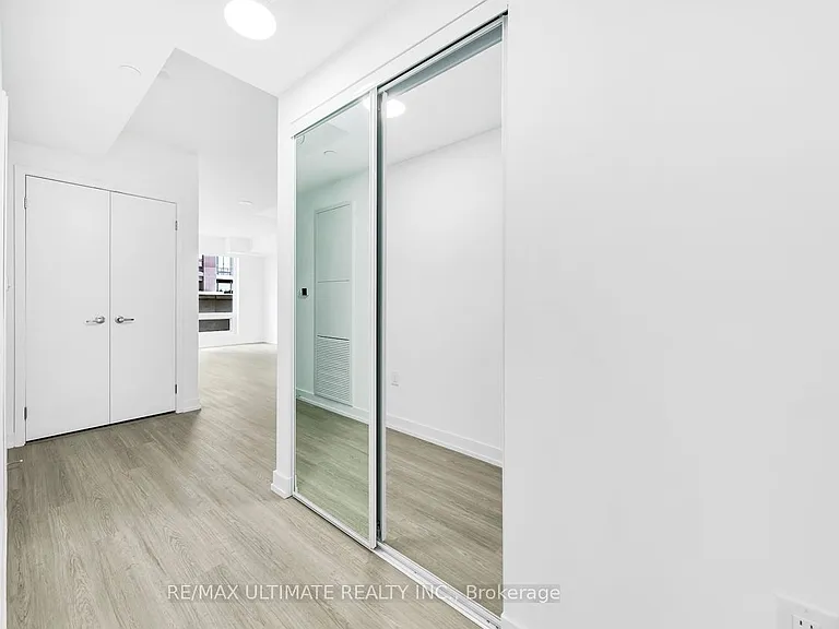 4010 Eglinton Ave W #519 — Photo 7