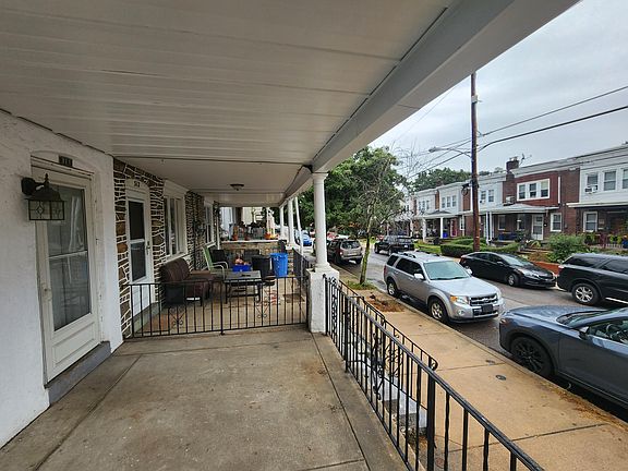 5th image of 312 Hermitage St