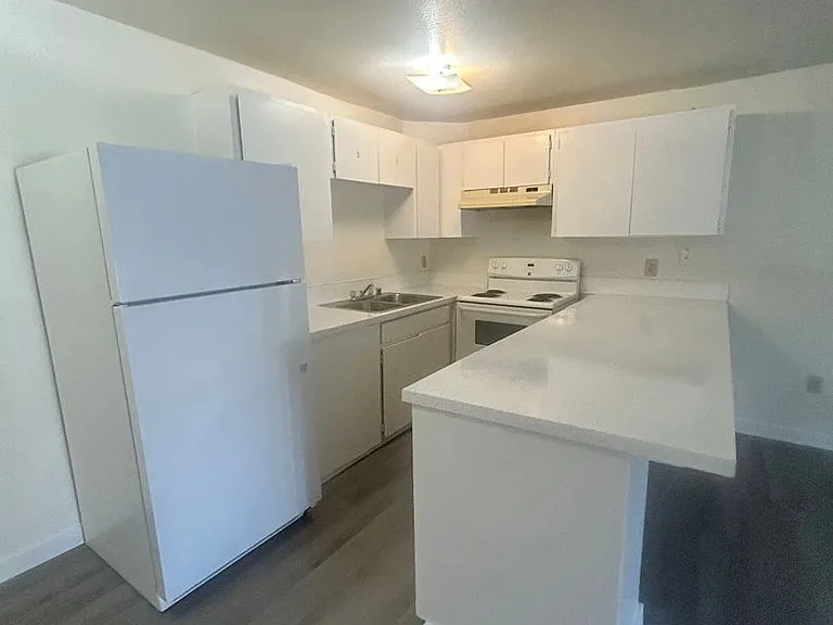 9100 NE 15th Ave — Photo 9