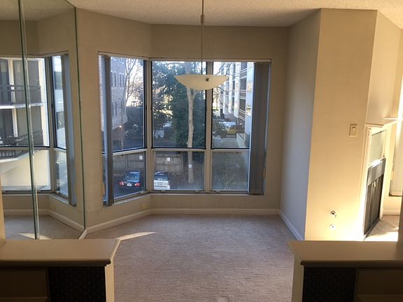 Piedmont Park half a block