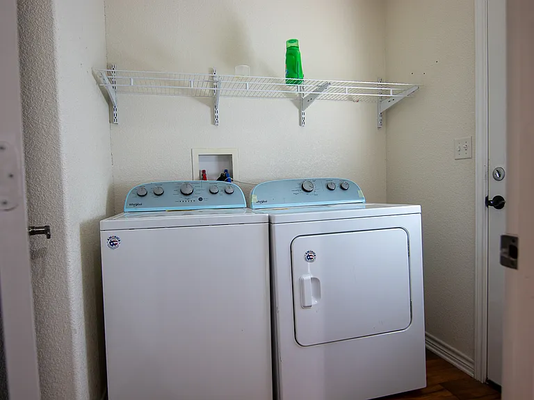 655 Mitchell St — Photo 4