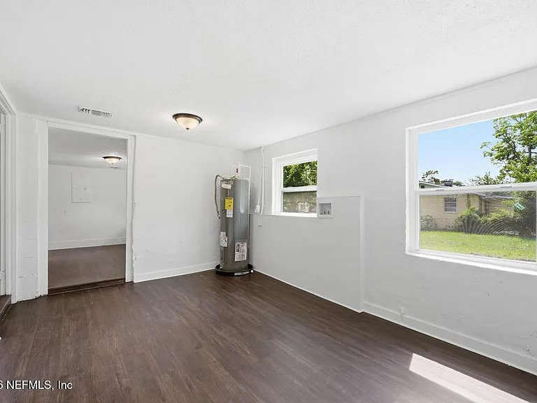 1823 W 44th St — Photo 13