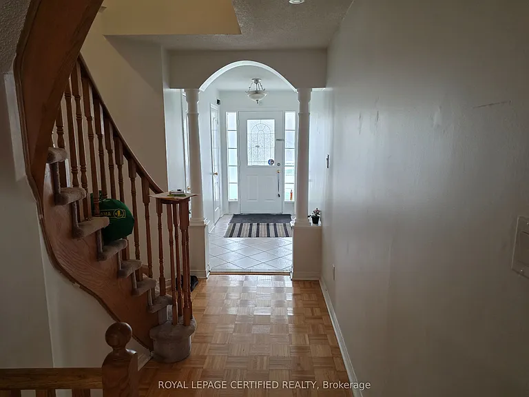 134 Kayla Cres — Photo 3