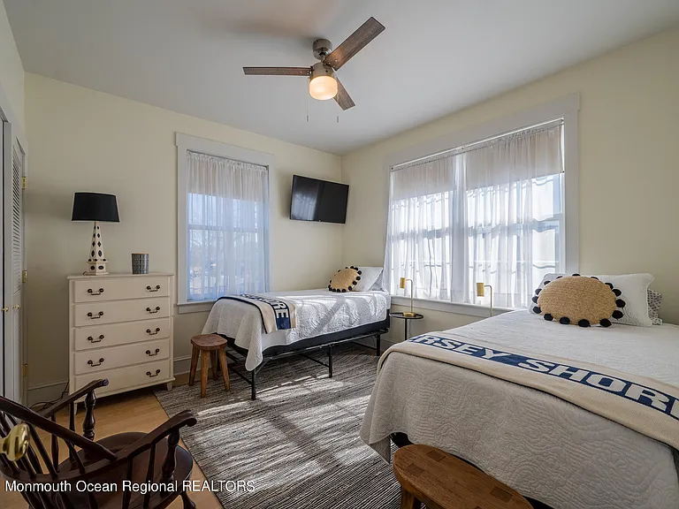 128 Park Ave — Photo 16