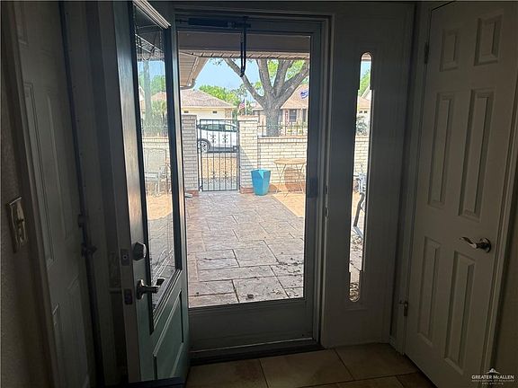 5th image of 431 Rexine Dr