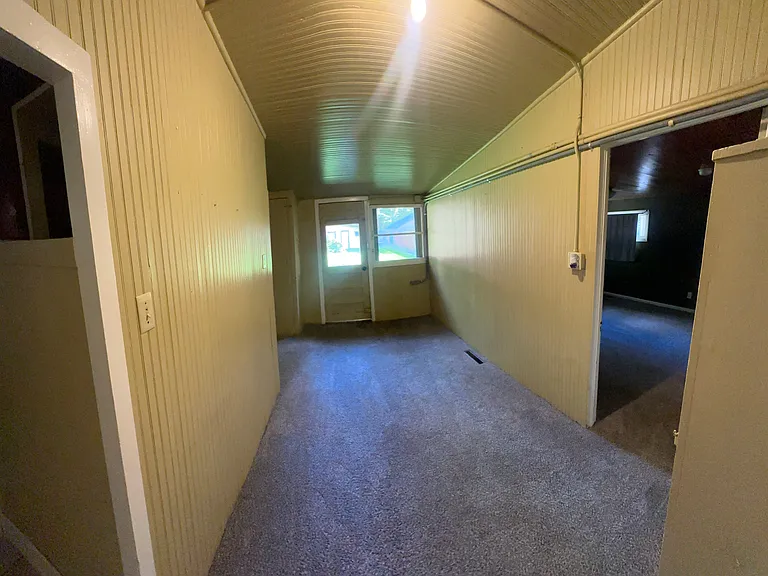 214 S Sherwood St — Photo 16