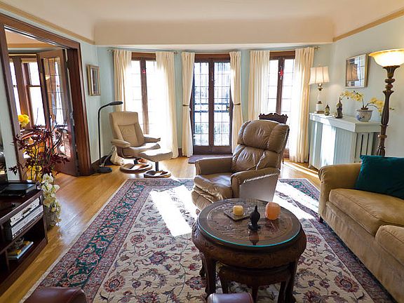 3rd image of 2620 E Kenwood Blvd #2620