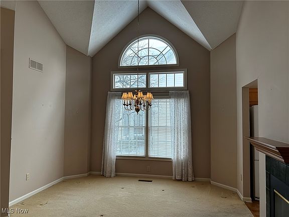 4th image of 123 Greenward Way S